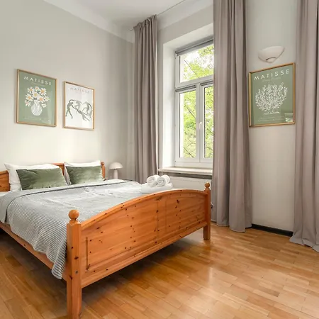 Oomph 3br & 2baths Grand * Varsovie