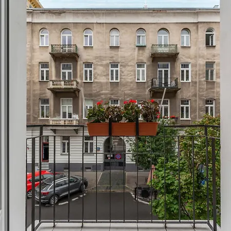 Oomph 3br & 2baths Grand *