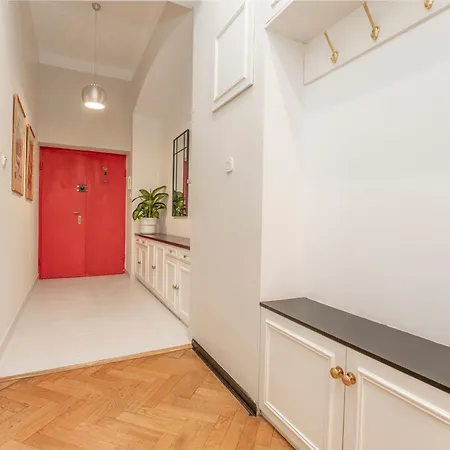 Oomph 3br & 2baths Grand *