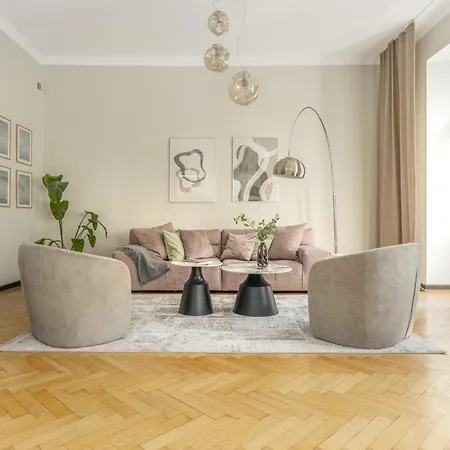 Oomph 3br & 2baths Grand Varsavia
