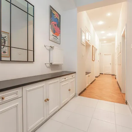 Daire Oomph 3br & 2baths Grand Varşova