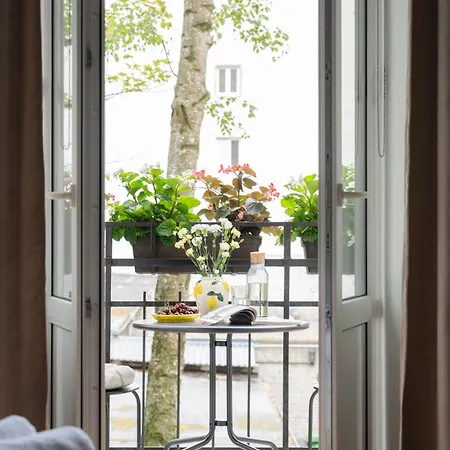 Oomph 3br & 2baths Grand Appartement