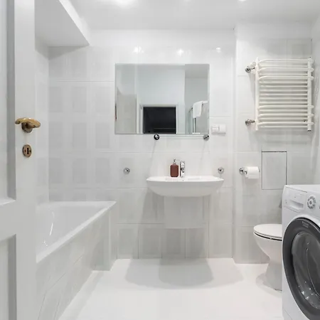 Oomph 3br & 2baths Grand Daire Varşova