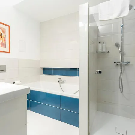 Oomph 3br & 2baths Grand *